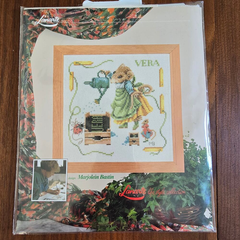 Lanarte Marjolein Bastin Vera The Mouse Watering Cross Stitch Kit Cottagecore - Picture 2 of 6